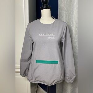 Women’s Small- gray pullover - good used condition
